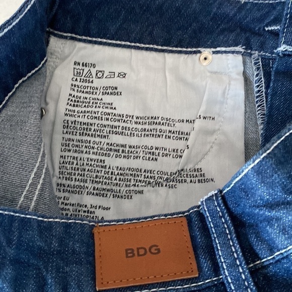 BDG Super High Rise FOXY Jean Denim Shorts Women's Size 27W Cuffed Button Fly - Picture 9 of 10